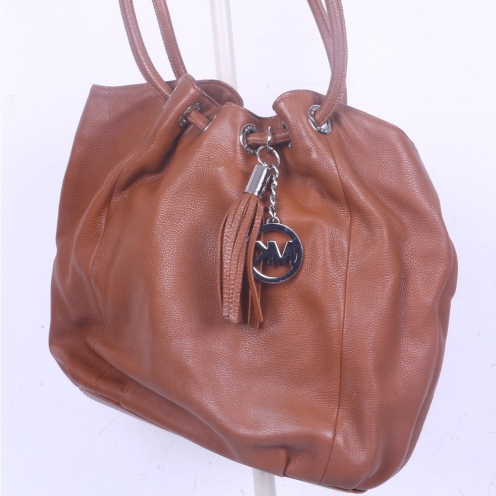 Michael Kors tan tassel pebbled leather ring tote shoulder bag. Gorgeous!